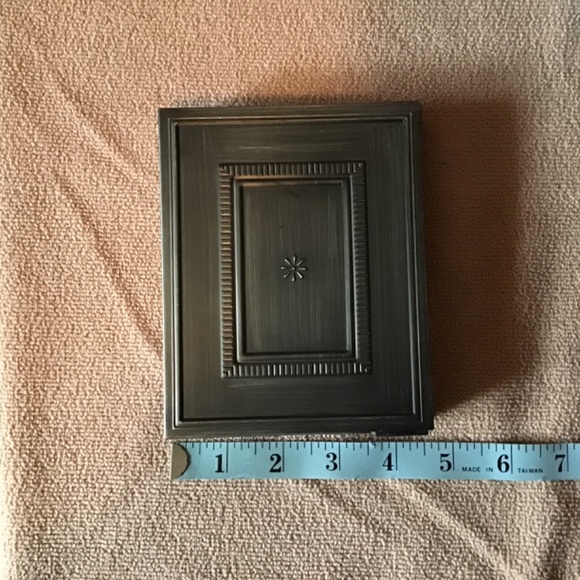 NWT Hallmark decorative metal tin with candle, notepad and pen - Picture 11 of 12